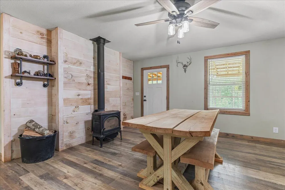 611 Clear Creek Road Evensville, TN 37332