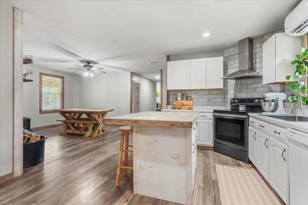 611 Clear Creek Road Evensville, TN 37332