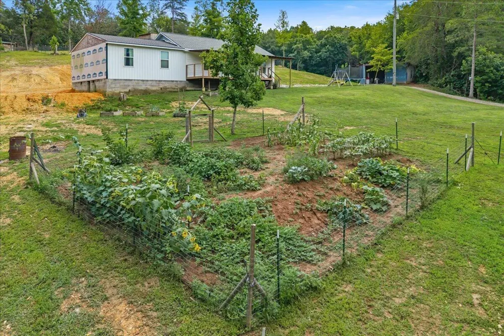 611 Clear Creek Road Evensville, TN 37332