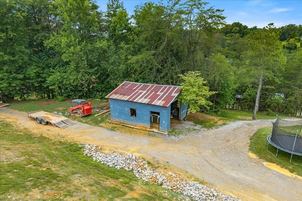 611 Clear Creek Road Evensville, TN 37332