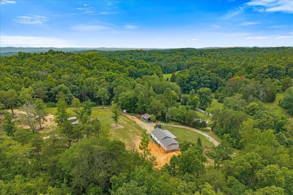 611 Clear Creek Road Evensville, TN 37332