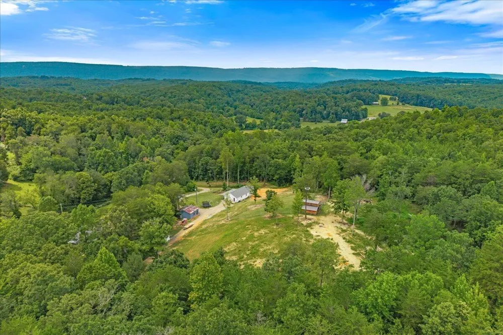 611 Clear Creek Road Evensville, TN 37332