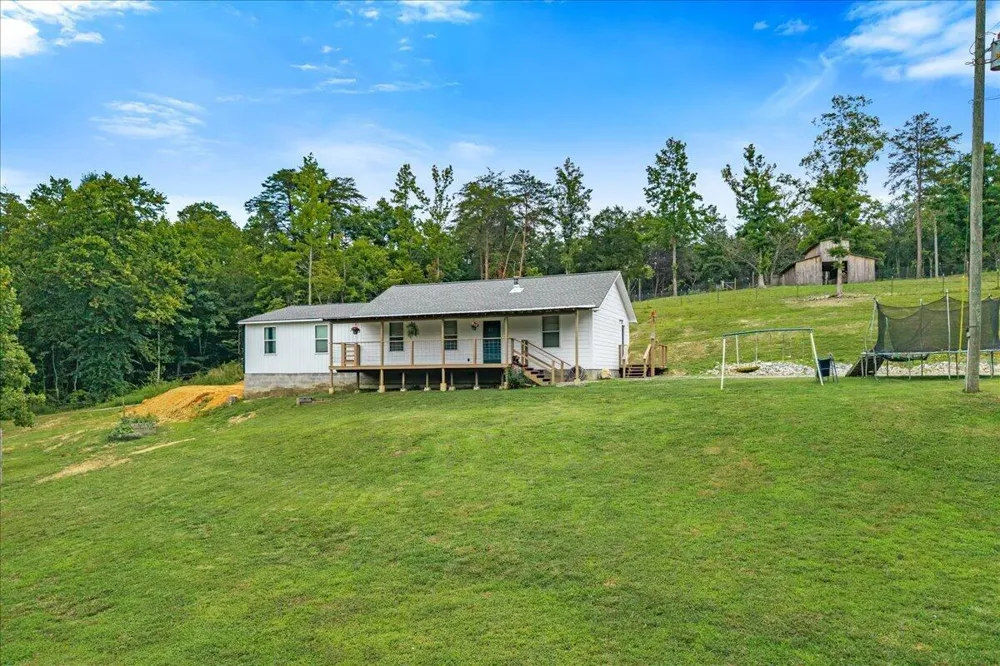 611 Clear Creek Road Evensville, TN 37332
