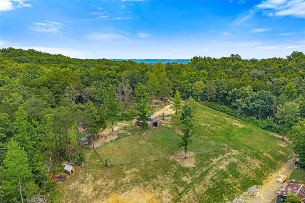 611 Clear Creek Road Evensville, TN 37332