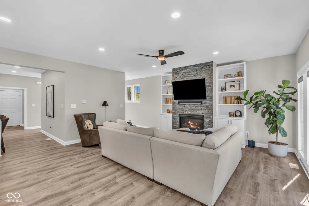 13797 E Southshore Drive Fishers, IN 46037