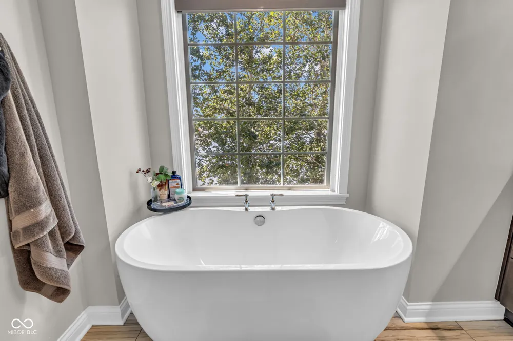 13797 E Southshore Drive Fishers, IN 46037