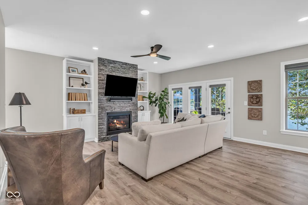 13797 E Southshore Drive Fishers, IN 46037