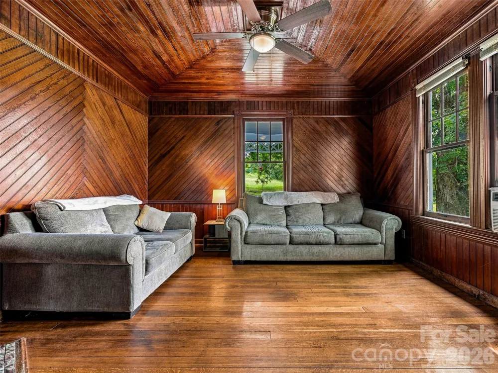 5 Clarks Cove Road Leicester, NC 28748