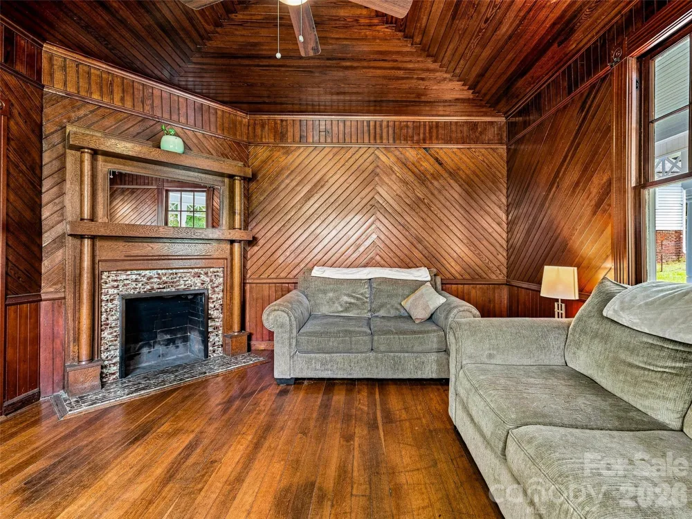 5 Clarks Cove Road Leicester, NC 28748