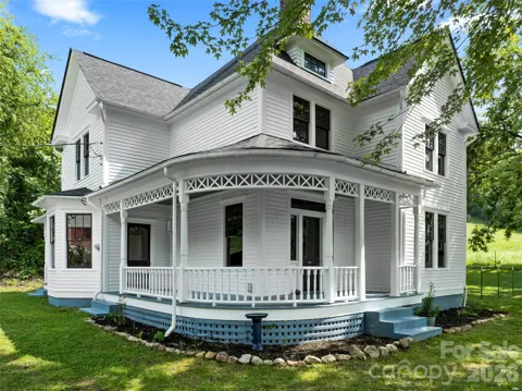 5 Clarks Cove Road