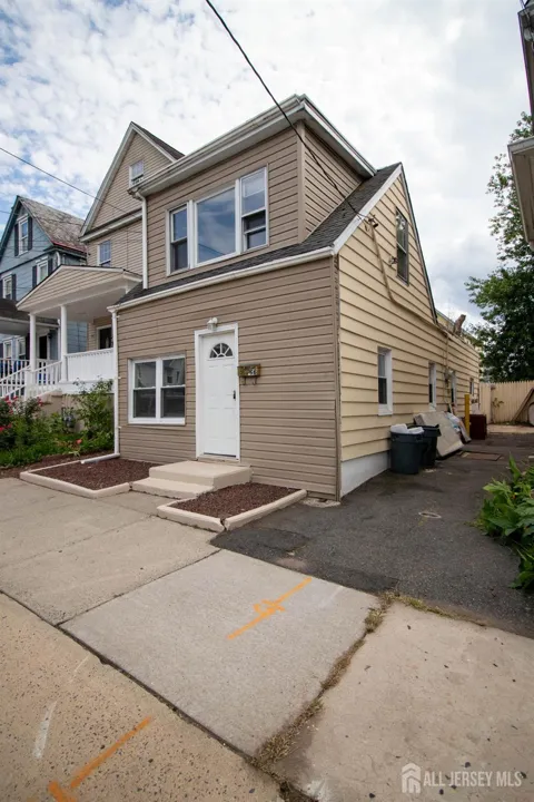 66 Comstock Street