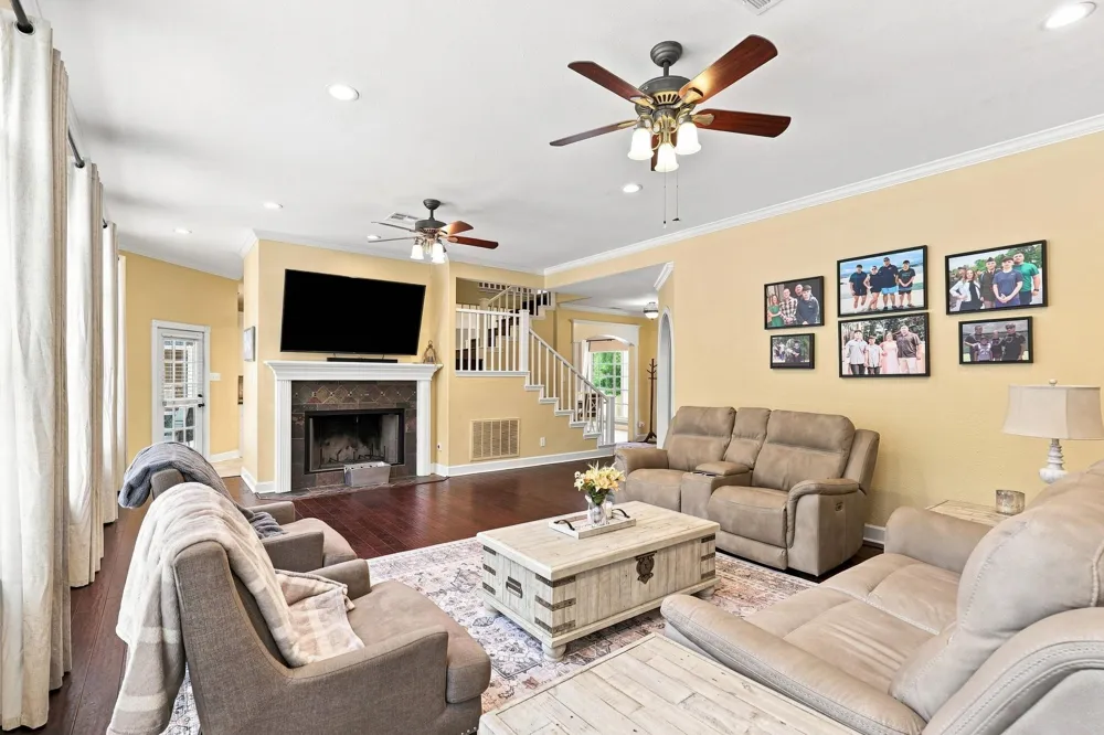 7210 Pine Drive Alvin, TX 77511