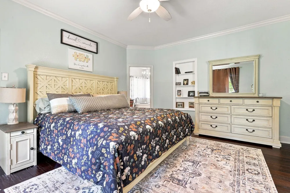 7210 Pine Drive Alvin, TX 77511