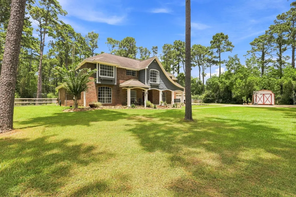 7210 Pine Drive Alvin, TX 77511
