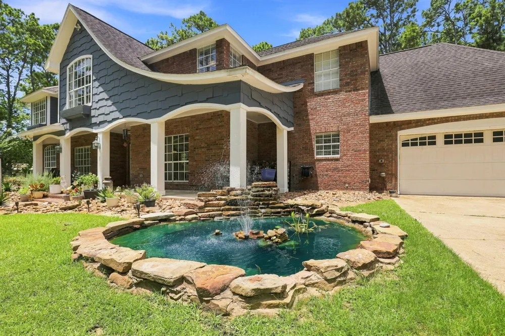 7210 Pine Drive Alvin, TX 77511