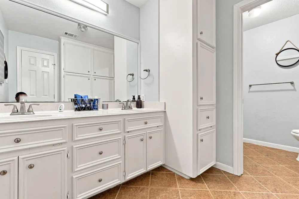 7210 Pine Drive Alvin, TX 77511