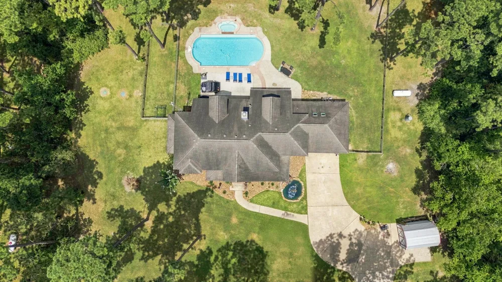 7210 Pine Drive Alvin, TX 77511
