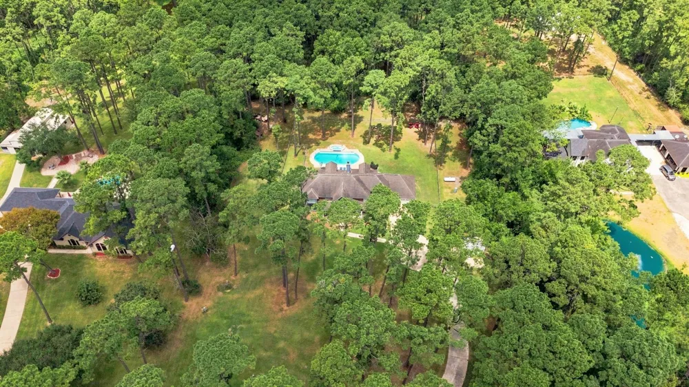 7210 Pine Drive Alvin, TX 77511