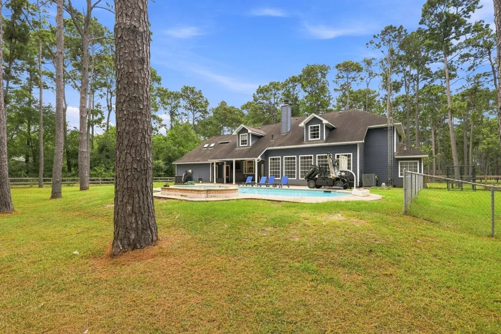 7210 Pine Drive Alvin, TX 77511