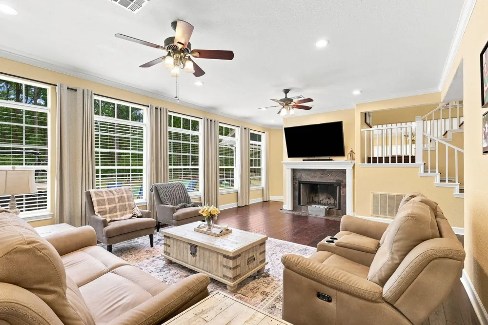 7210 Pine Drive Alvin, TX 77511