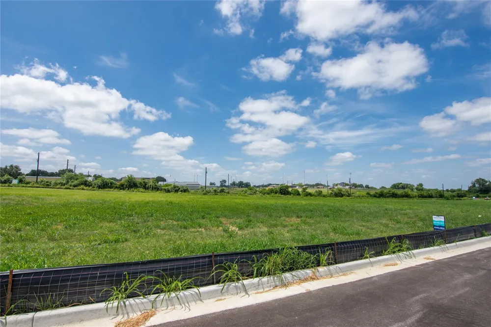 503 Trend View Drive Weimar, TX 78962