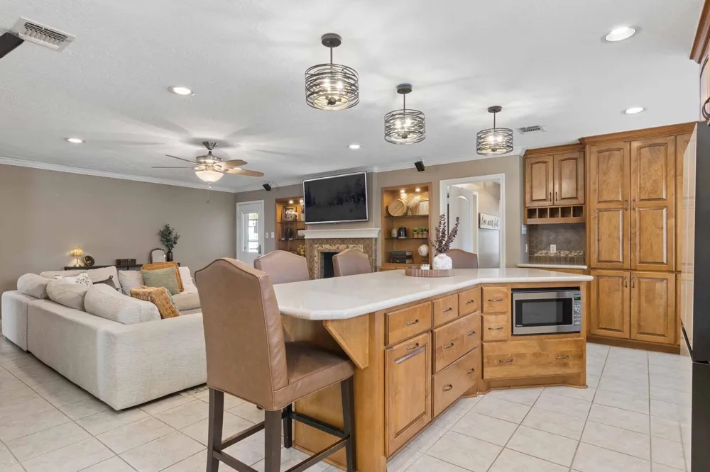 2418 Lufkin Lane Deer Park, TX 77536