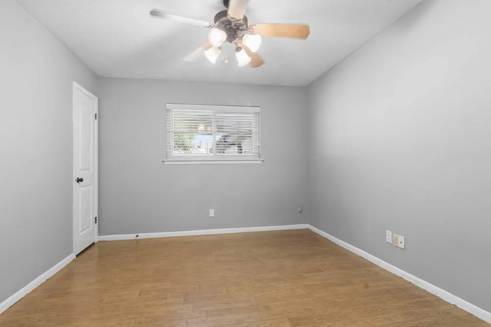 2418 Lufkin Lane Deer Park, TX 77536
