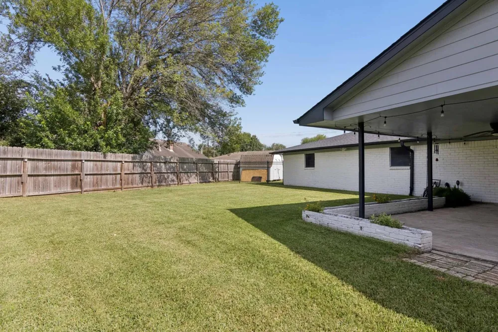 2418 Lufkin Lane Deer Park, TX 77536