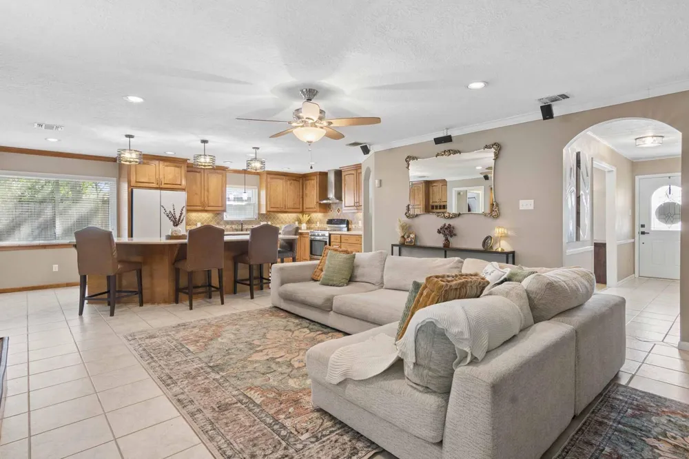 2418 Lufkin Lane Deer Park, TX 77536
