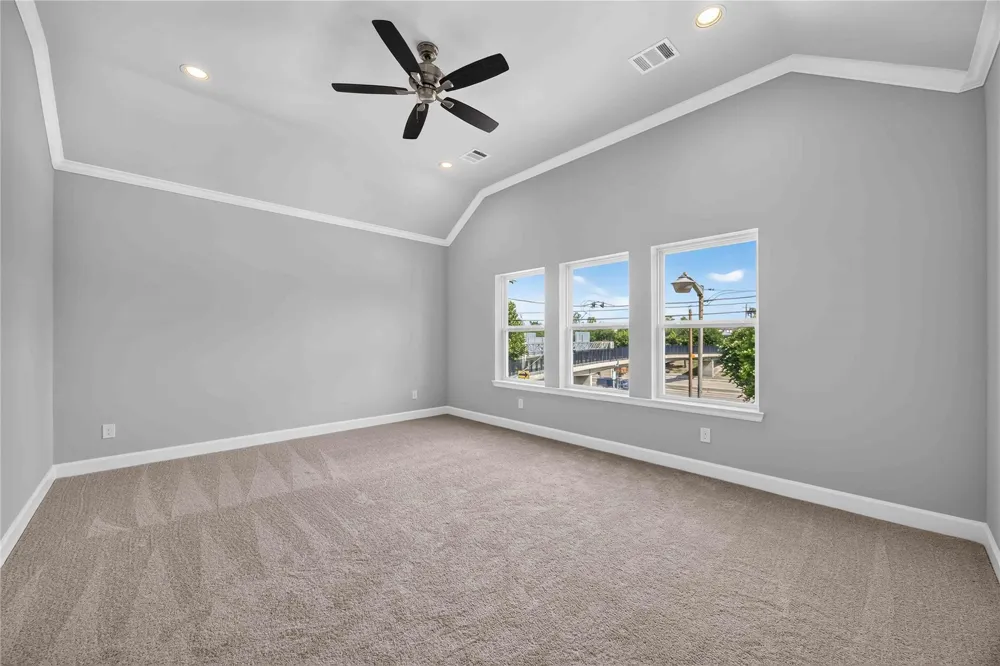 5672 Nolda Street Houston, TX 77007