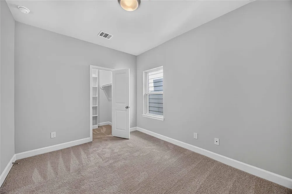 5672 Nolda Street Houston, TX 77007