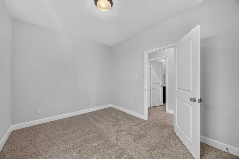 5672 Nolda Street Houston, TX 77007