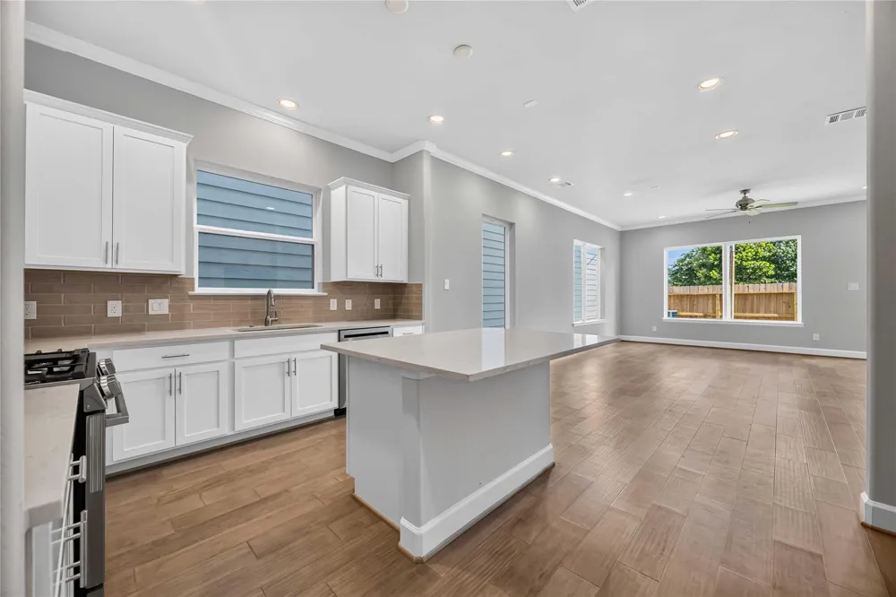 5672 Nolda Street Houston, TX 77007