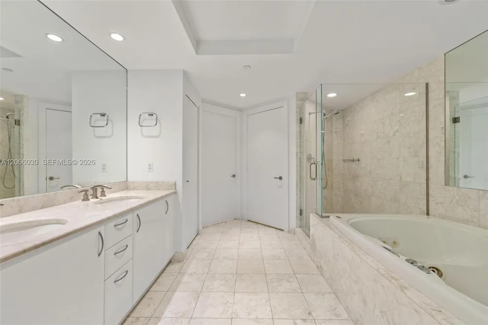 1331 Brickell Bay Dr #4107 Miami, FL 33131