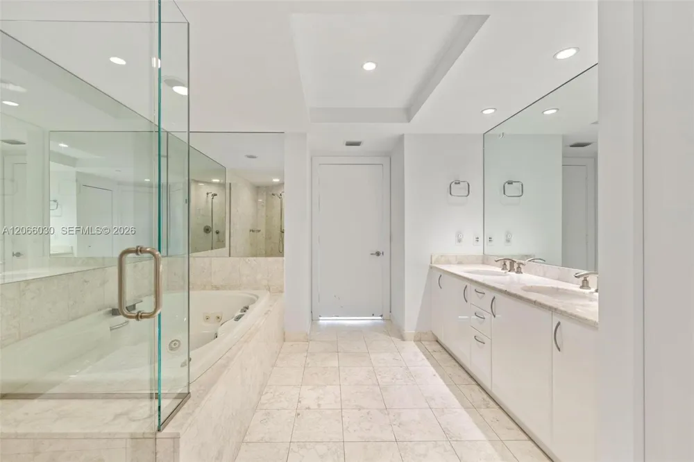 1331 Brickell Bay Dr #4107 Miami, FL 33131