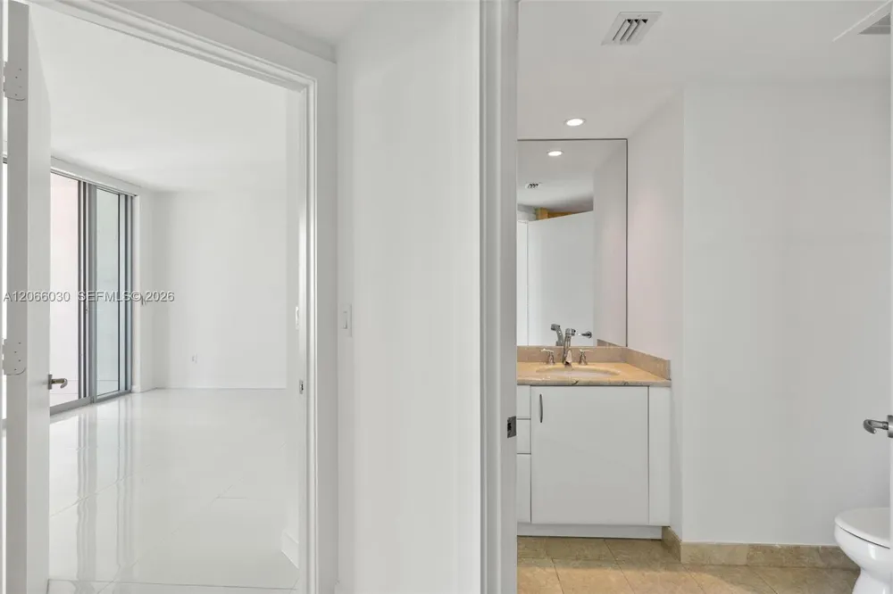 1331 Brickell Bay Dr #4107 Miami, FL 33131