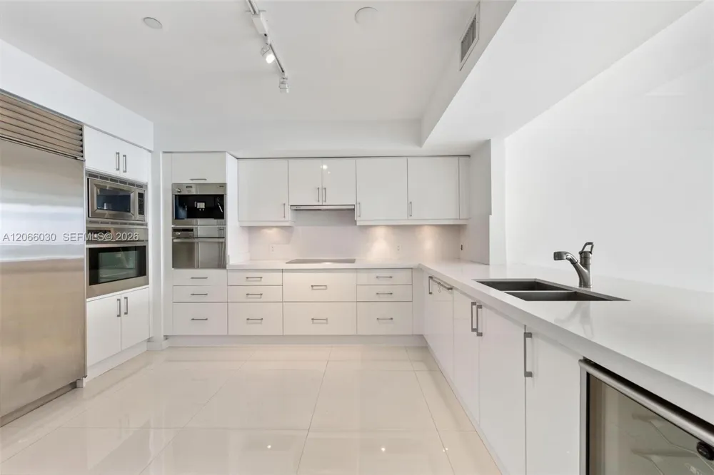 1331 Brickell Bay Dr #4107 Miami, FL 33131