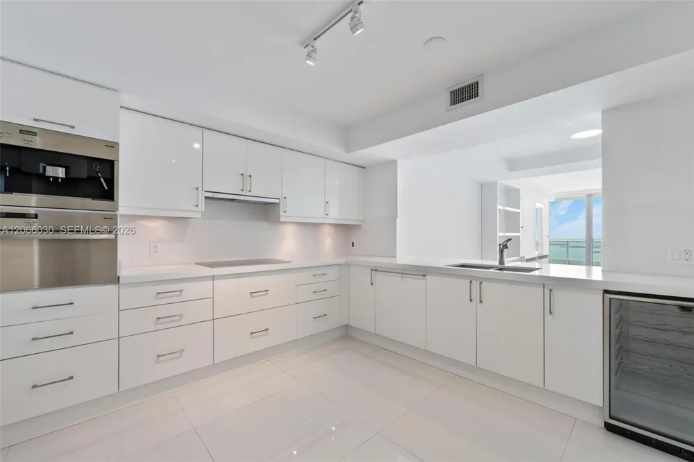 1331 Brickell Bay Dr #4107 Miami, FL 33131