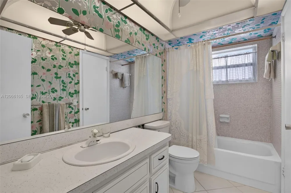 4299 NW 16th St #210 Lauderhill, FL 33313