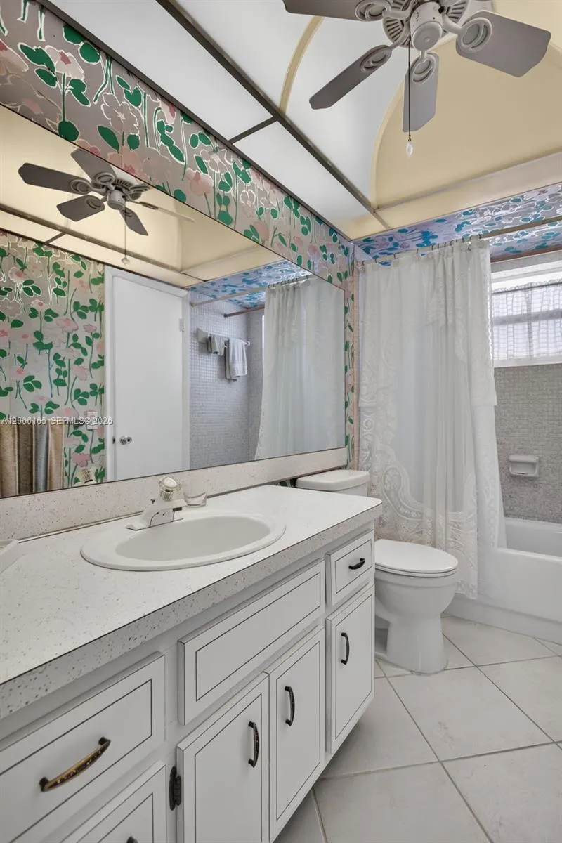 4299 NW 16th St #210 Lauderhill, FL 33313