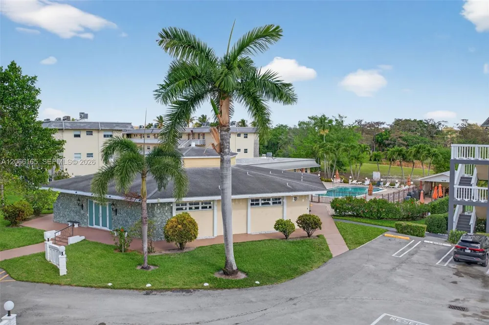 4299 NW 16th St #210 Lauderhill, FL 33313