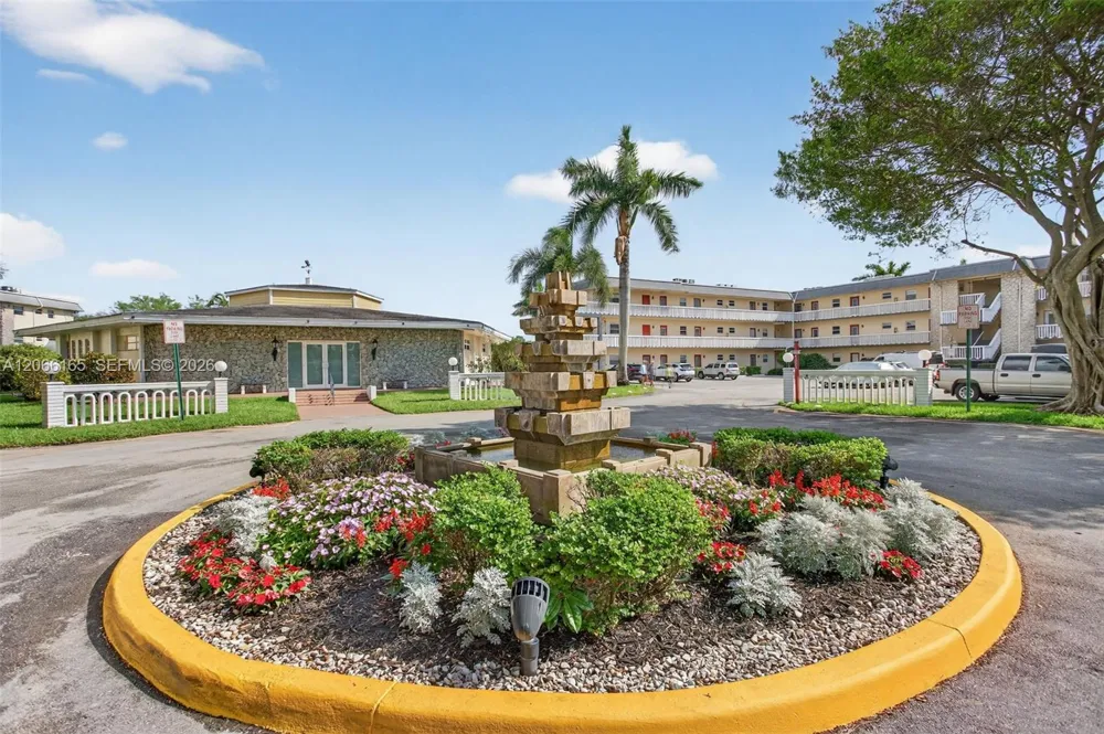 4299 NW 16th St #210 Lauderhill, FL 33313