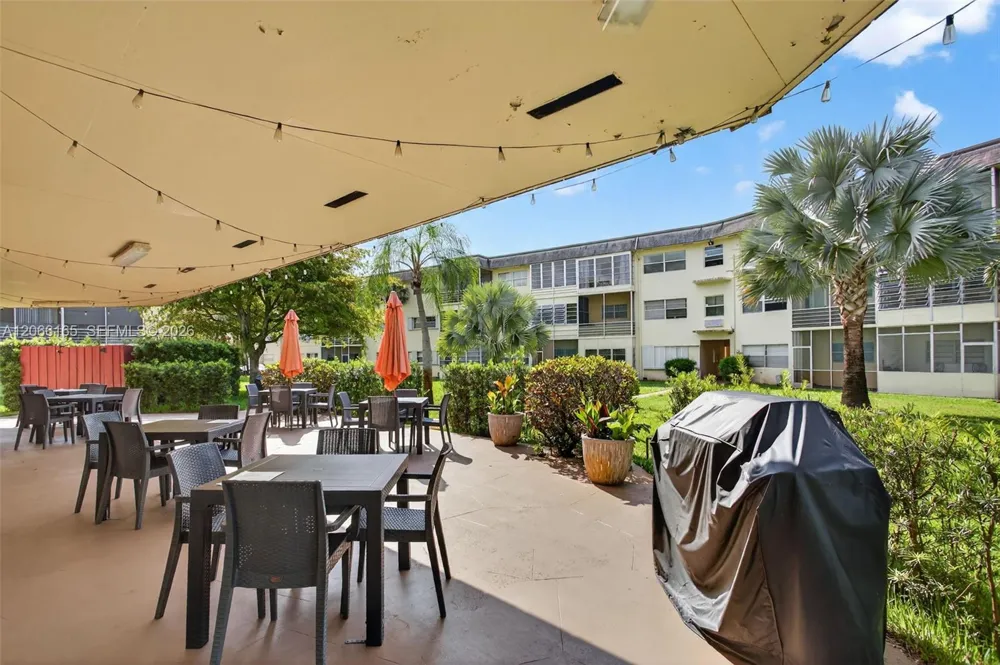4299 NW 16th St #210 Lauderhill, FL 33313
