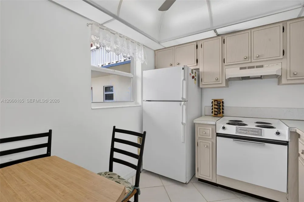 4299 NW 16th St #210 Lauderhill, FL 33313
