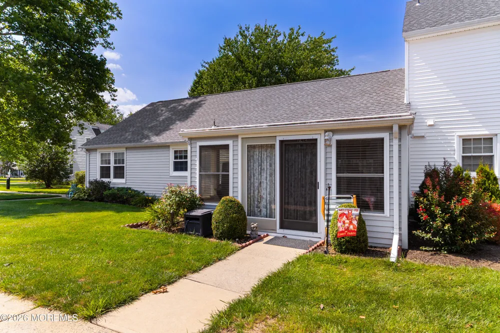 74 E Amherst Lane Monroe, NJ 08831