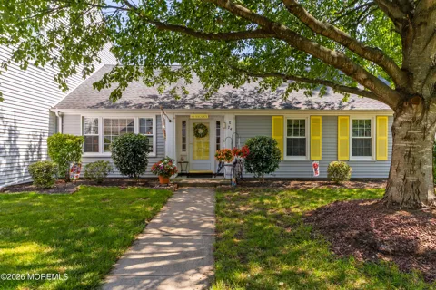 74 E Amherst Lane