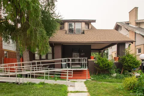 123 Moss Street