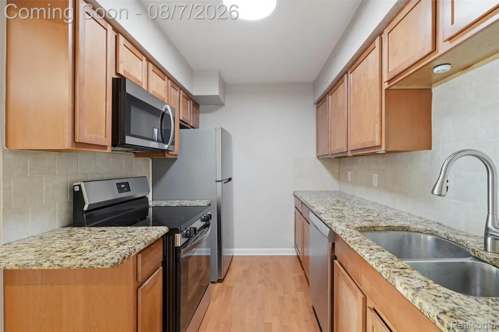 24752 Olde Orchard Street Novi City, MI 48375