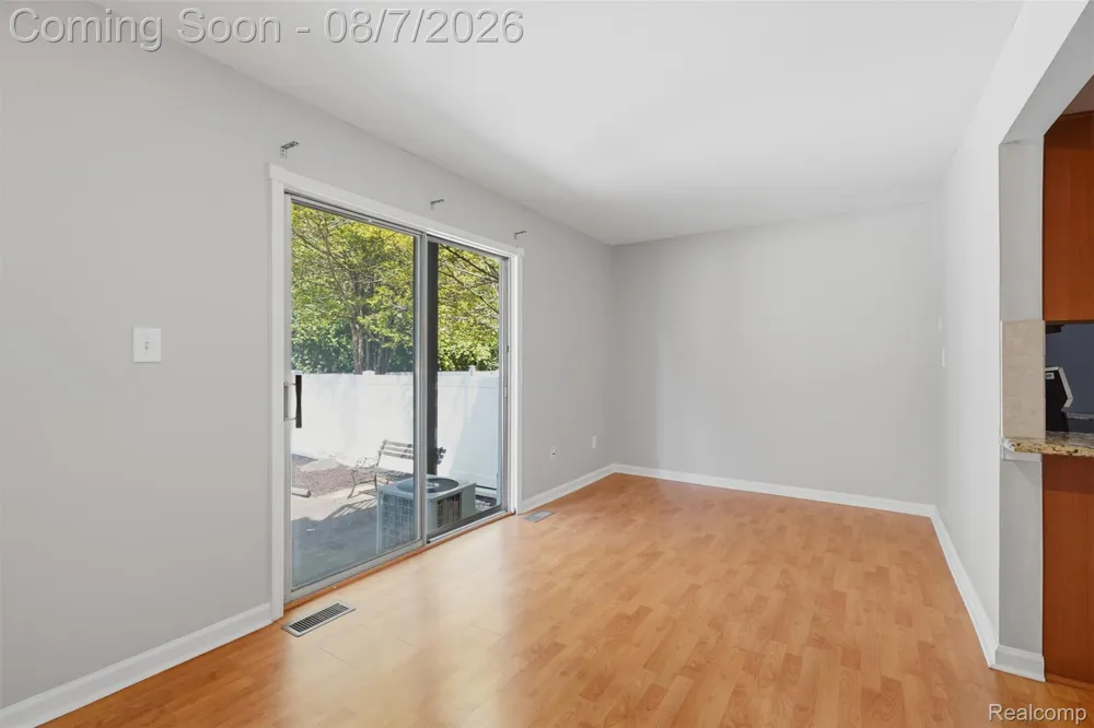 24752 Olde Orchard Street Novi City, MI 48375