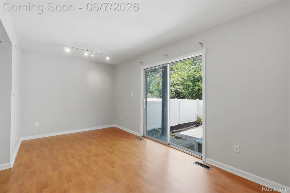 24752 Olde Orchard Street Novi City, MI 48375